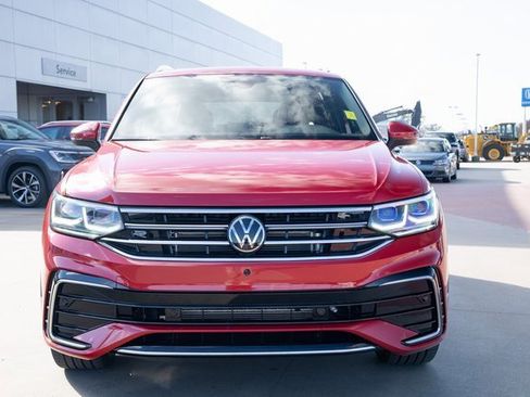 Used 2024 Volkswagen Tiguan SEL R-Line image 9