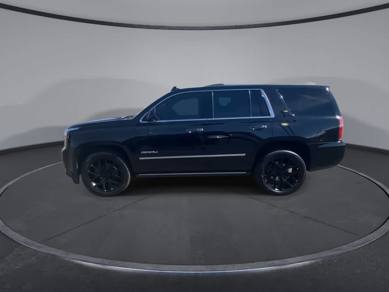 Used 2017 GMC Yukon Denali w/ Open Road Package AWD/4WD image 5