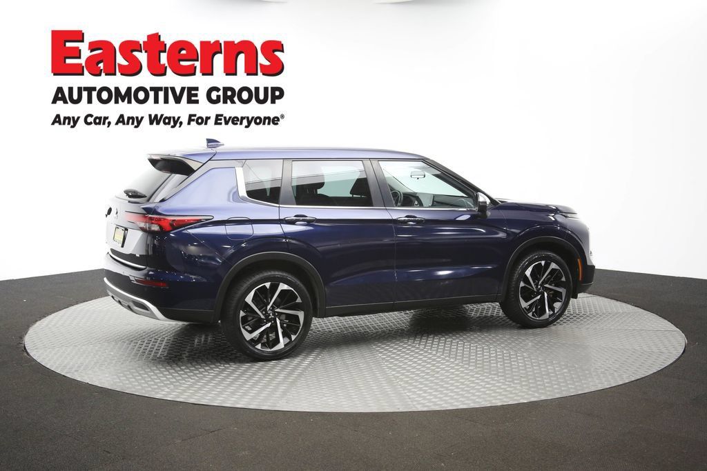 Used 2023 Mitsubishi Outlander SE AWD/4WD image 43