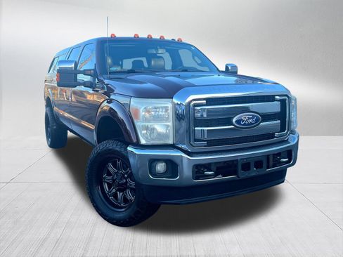 Used 2011 Ford F250 Lariat w/ Lariat Ultimate Pkg image 2