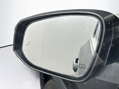 Used 2019 Toyota Highlander XLE image 16