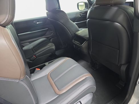 New 2026 Nissan Armada SL w/ Captain's Chari Seat Package AWD/4WD image 11