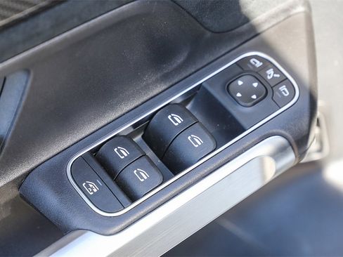 Used 2024 Mercedes-Benz GLB 250 4MATIC image 26