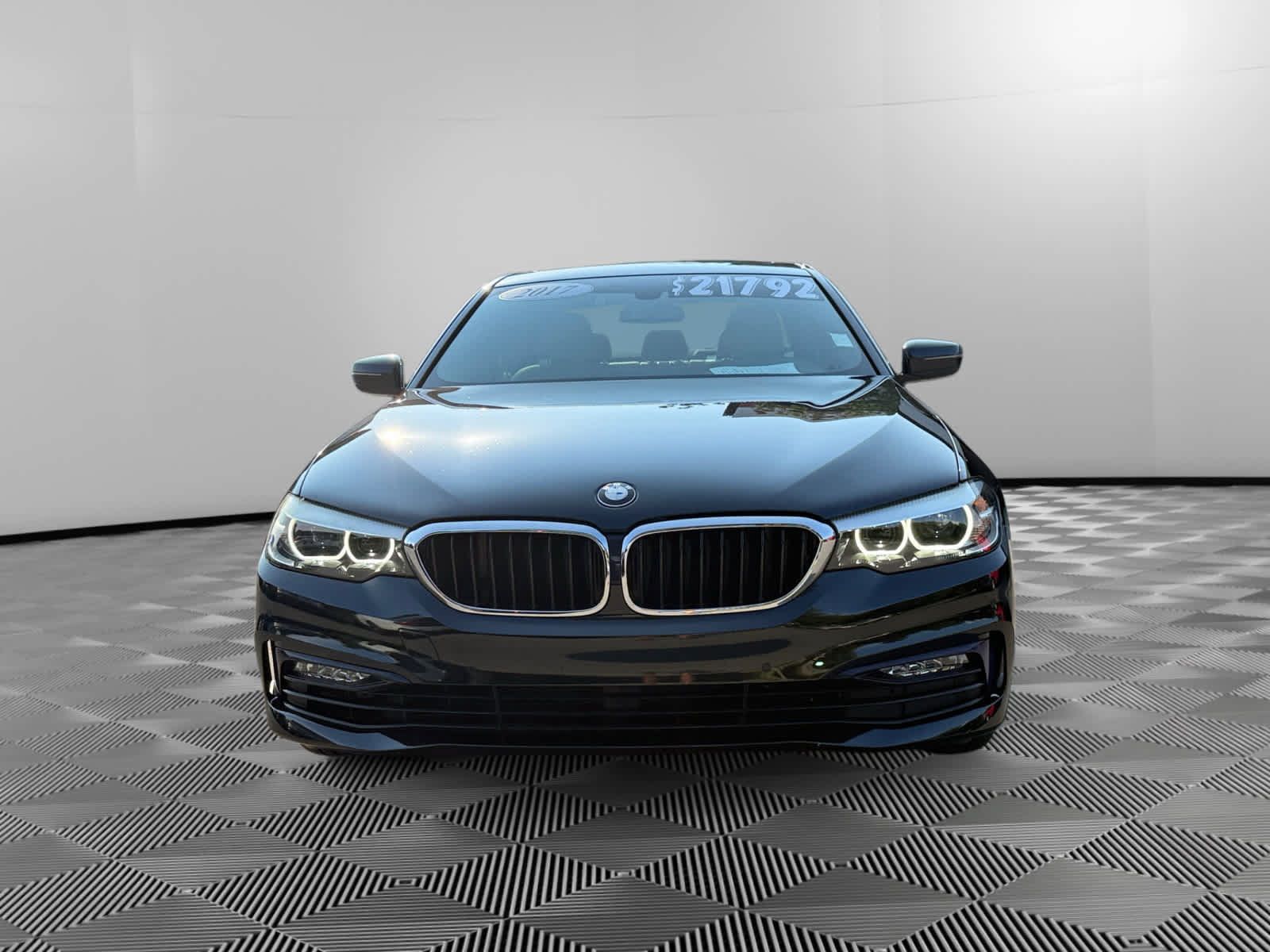 Used 2017 BMW 530i RWD image 2