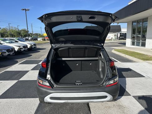Used 2023 Hyundai Kona SEL w/ Cargo Package image 5