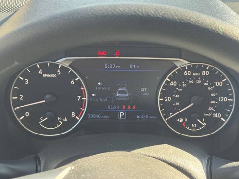 Used 2025 Nissan Altima 2.5 SV FWD image 41