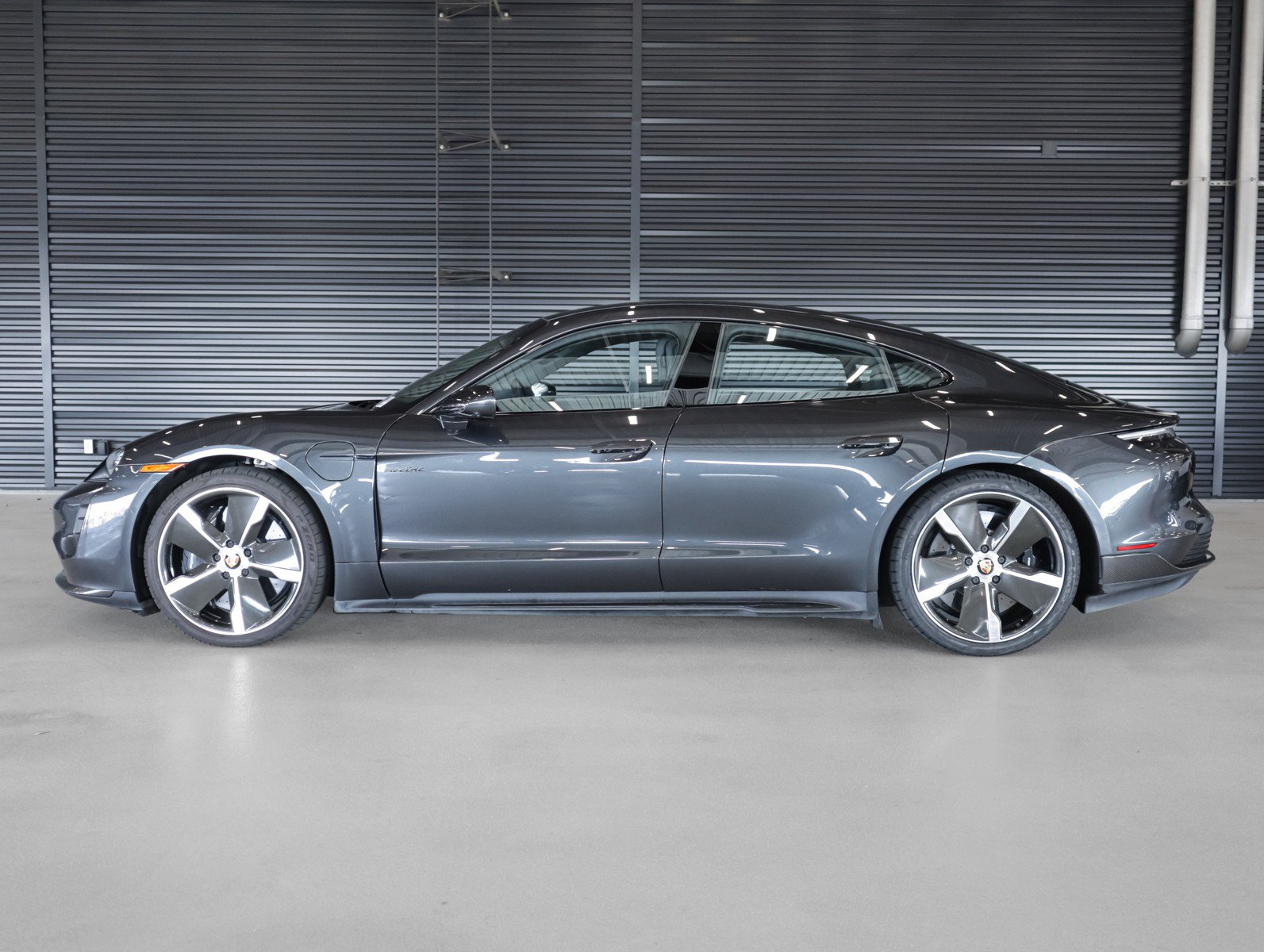 Used 2020 Porsche Taycan Turbo S AWD/4WD image 12
