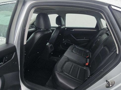 Used 2014 Volkswagen Passat 1.8T SE image 7