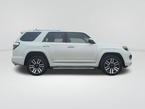 Used 2016 Toyota 4Runner SR5 image 7