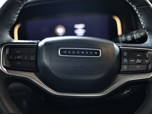 Used 2023 Jeep Wagoneer Series II image 44