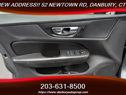 Used 2020 Volvo S60 T6 Momentum w/ Premium Package AWD/4WD image 9