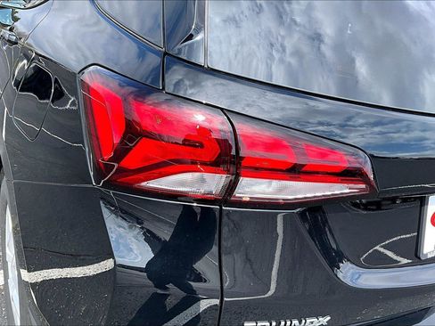 Used 2023 Chevrolet Equinox LT image 31