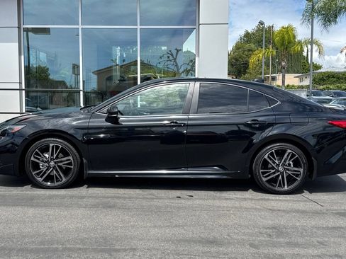 Used 2025 Toyota Camry XSE image 9