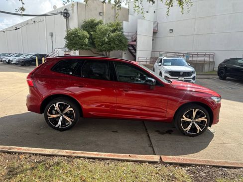 Used 2024 Volvo XC60 B5 Ultimate w/ Protection Package Premier AWD/4WD image 4