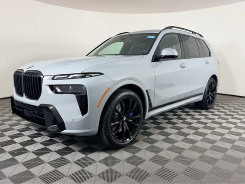 New 2026 BMW X7 xDrive40i w/ M Sport Package AWD/4WD image 7