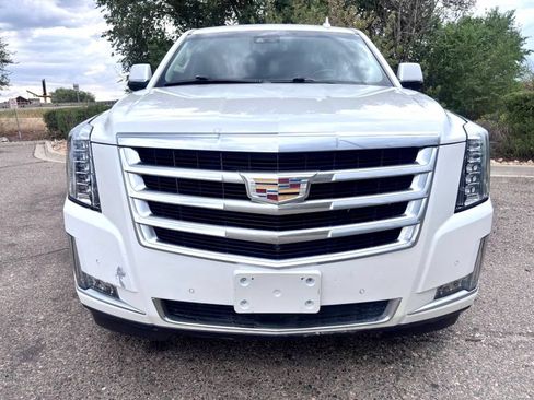 Used 2017 Cadillac Escalade Premium Luxury AWD/4WD image 3