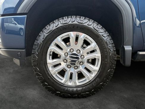 Used 2022 GMC Sierra 2500 Denali AWD/4WD image 4