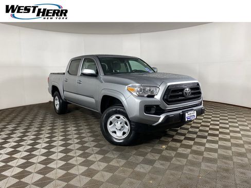 Used 2022 Toyota Tacoma SR image 1