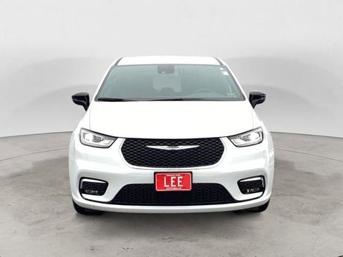 New 2026 Chrysler Pacifica Select image 9