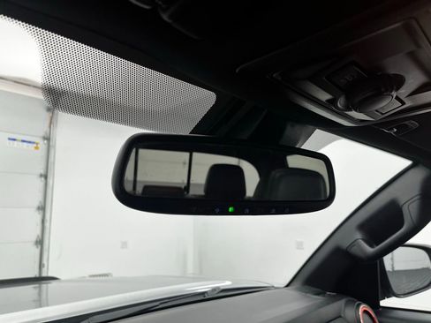 Used 2019 Toyota Tacoma TRD Off-Road image 9