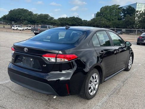 Used 2025 Toyota Corolla LE FWD image 4