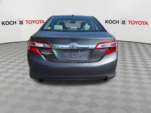 Used 2014 Toyota Camry XLE image 7