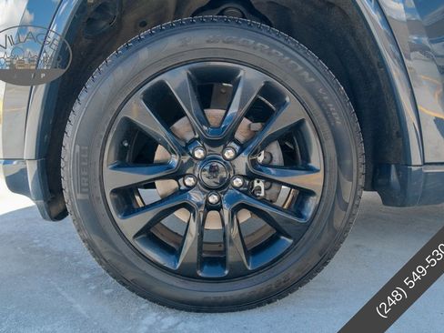 Used 2018 Jeep Grand Cherokee Altitude AWD/4WD image 10
