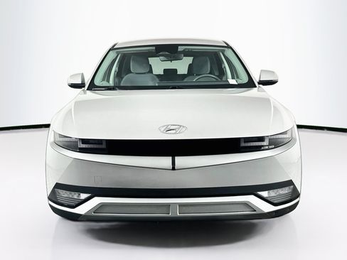 Used 2024 Hyundai Ioniq 5 SE RWD image 2