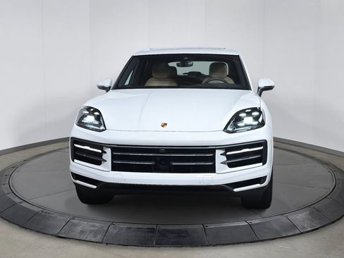 Certified 2026 Porsche Cayenne AWD/4WD image 10