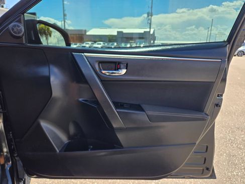 Used 2016 Toyota Corolla LE FWD image 41