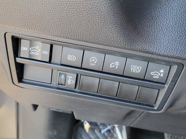 Used 2023 Toyota Tundra SR5 w/ SR5 Convenience Package AWD/4WD image 7