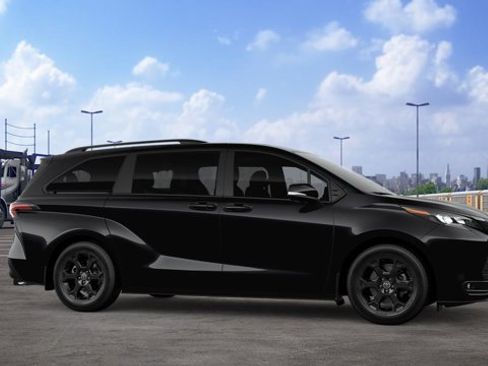 New 2026 Toyota Sienna XLE Woodland Edition image 15