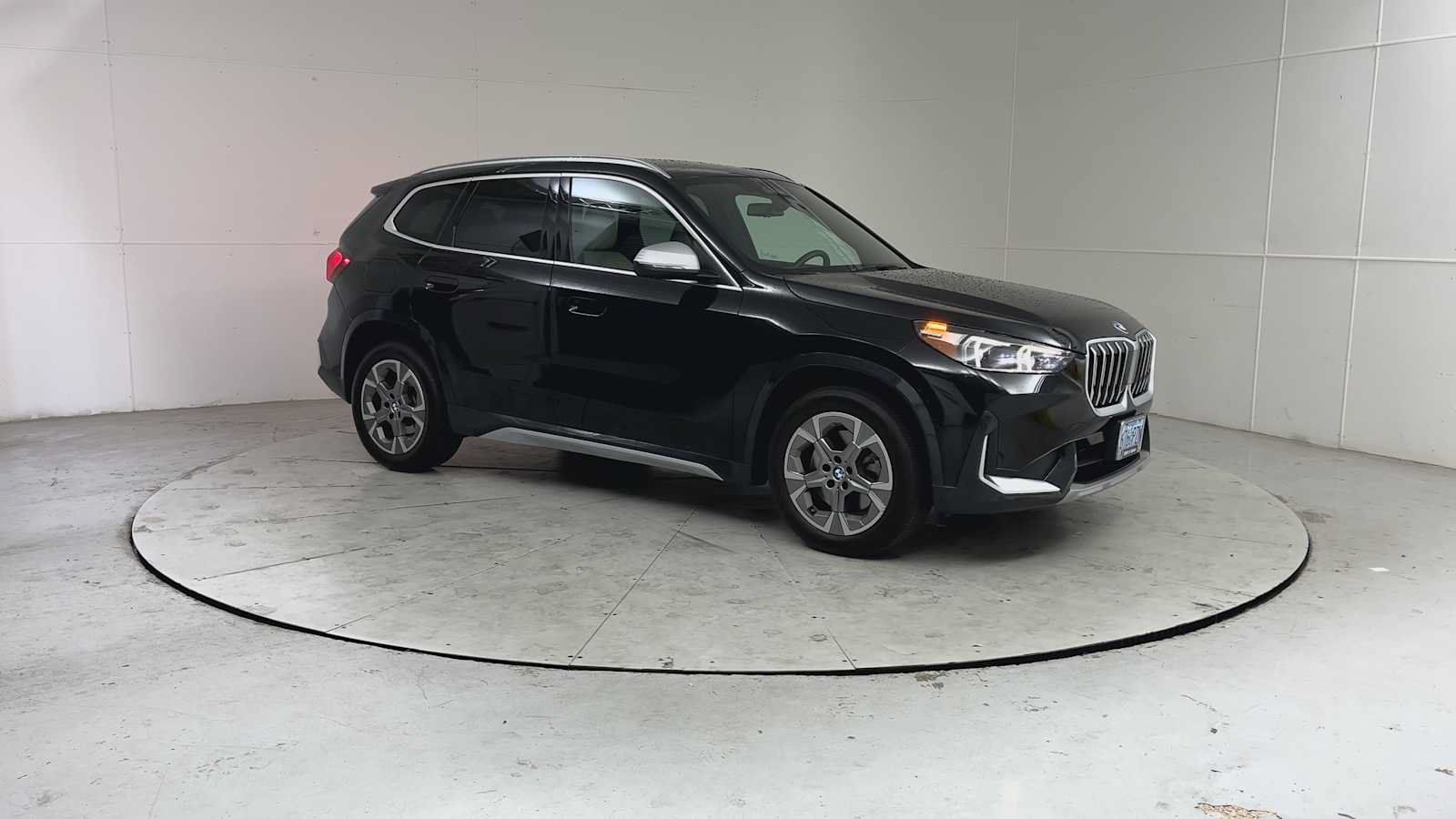 Used 2024 BMW X1 xDrive28i w/ Convenience Package AWD/4WD image 7