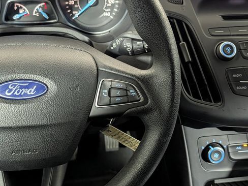 Used 2016 Ford Focus SE FWD image 18