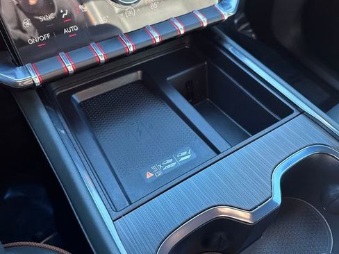 Used 2024 GMC Acadia AT4 w/ Luxury Package image 17