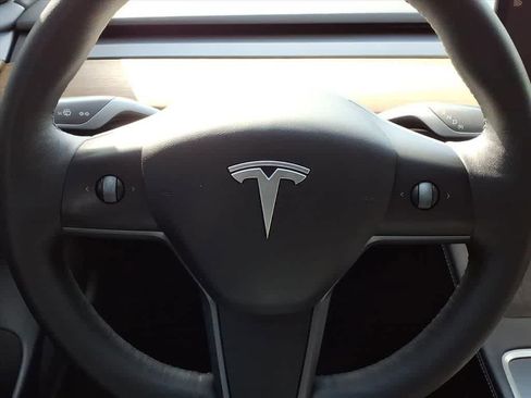 Used 2022 Tesla Model 3 Long Range AWD/4WD image 18