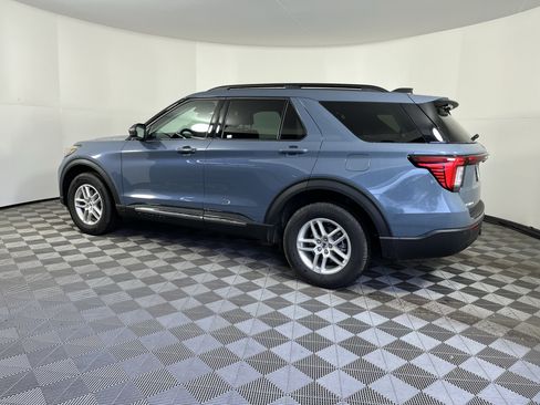 Used 2025 Ford Explorer Active image 2