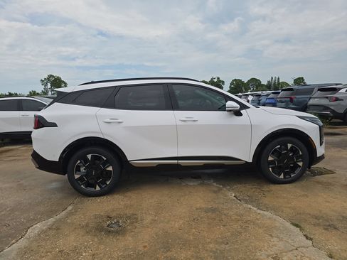 New 2026 Kia Sportage SX FWD image 9