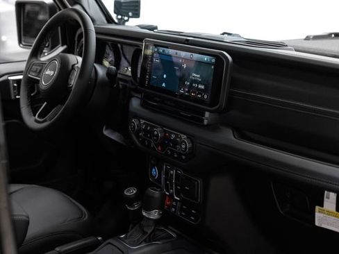 Used 2025 Jeep Gladiator Rubicon w/ Safety Group image 67