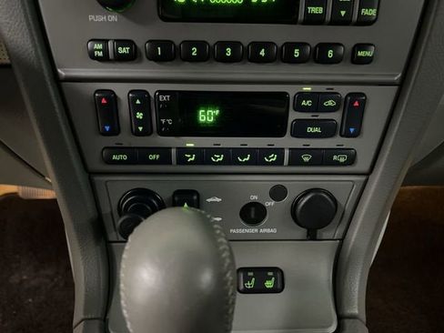 Used 2004 Ford Thunderbird Pacific Coast RWD image 16