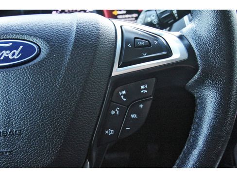 Used 2019 Ford Edge Titanium image 19