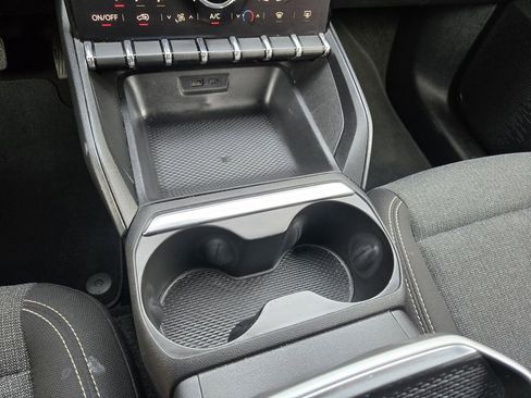 Used 2025 GMC Terrain Elevation image 18