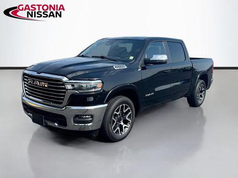 Used 2025 RAM 1500 Laramie AWD/4WD image 3