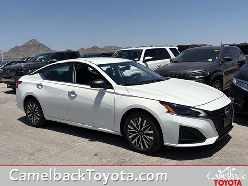 Used 2025 Nissan Altima 2.5 SV FWD image 1