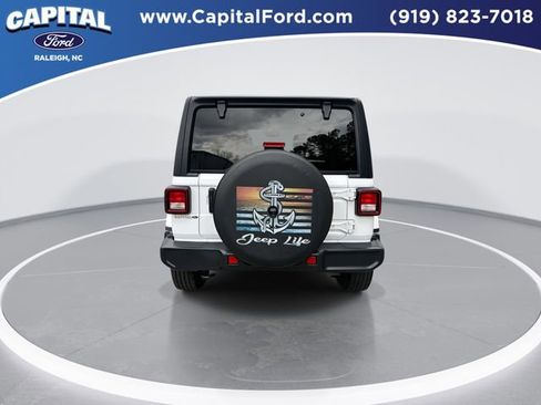 Used 2022 Jeep Wrangler Unlimited Sahara image 7