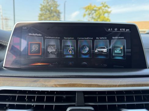 Used 2016 BMW 750i xDrive AWD/4WD image 16