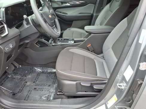 Used 2025 Chevrolet TrailBlazer LT AWD/4WD image 13