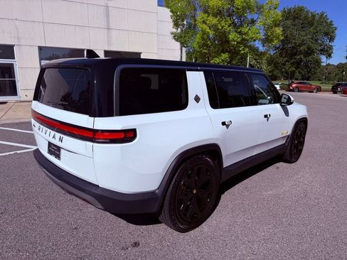 Used 2023 Rivian R1S Adventure AWD/4WD image 16