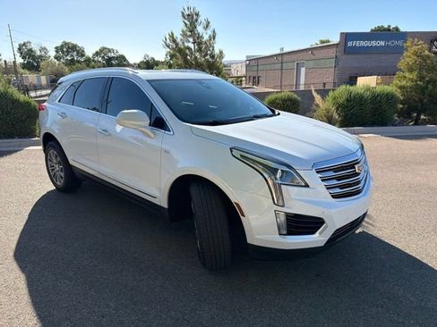 Used 2017 Cadillac XT5 Luxury w/ Driver Awareness Package FWD image 4