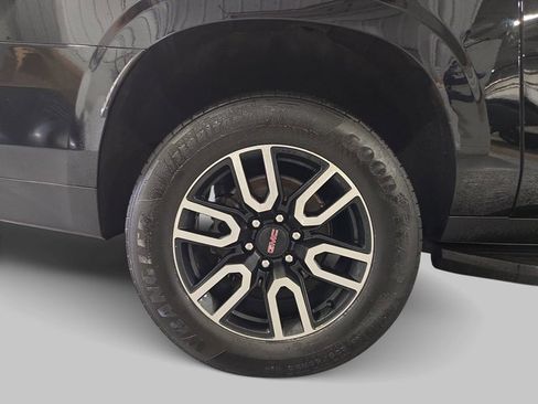 Used 2021 GMC Yukon XL AT4 w/ Technology Package image 36